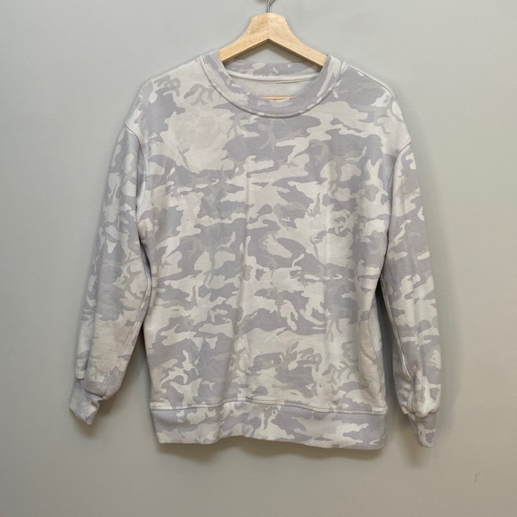 ❗️SOLD❗️2020 Lululemon Grey Camouflage LS Perfectly Crew Sweatshirt Si… - Picture 3 of 6